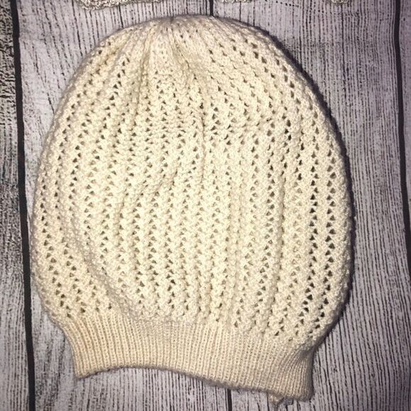 apt9, infinity scarf & 2 Charlotte Russe beanies - Picture 2 of 5